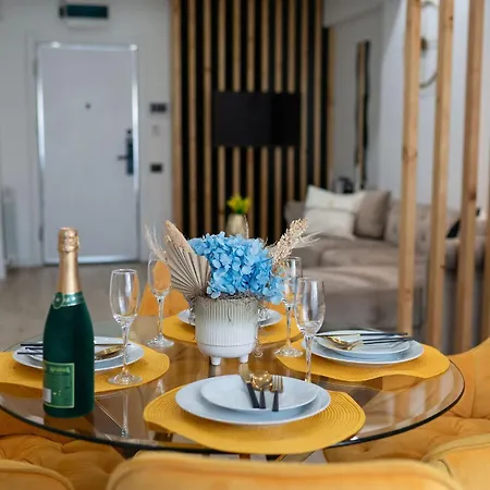Raw Seaview In Infinity Pool&spa-parking Apartment Mamaia