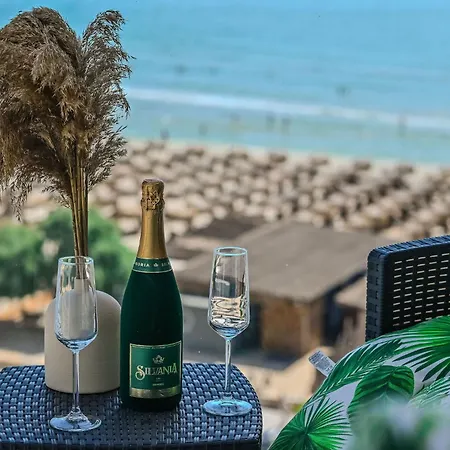 Apartment Raw Seaview In Infinity Pool&spa-parking Mamaia