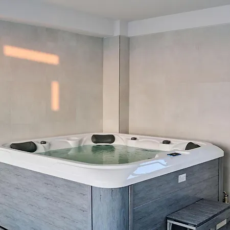 Raw Seaview In Infinity Pool&spa-parking Mamaia