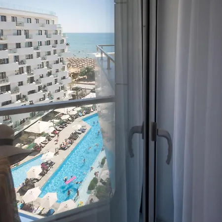 Raw Seaview In Infinity Pool&spa-parking Mamaia
